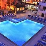 Water Garden מלון דירות 3*