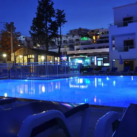 Water Garden غومْبيت