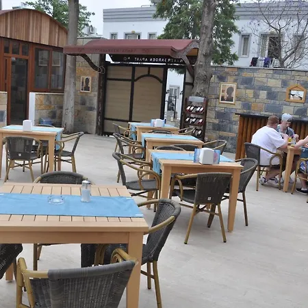 Water Garden Aparthotel 3*